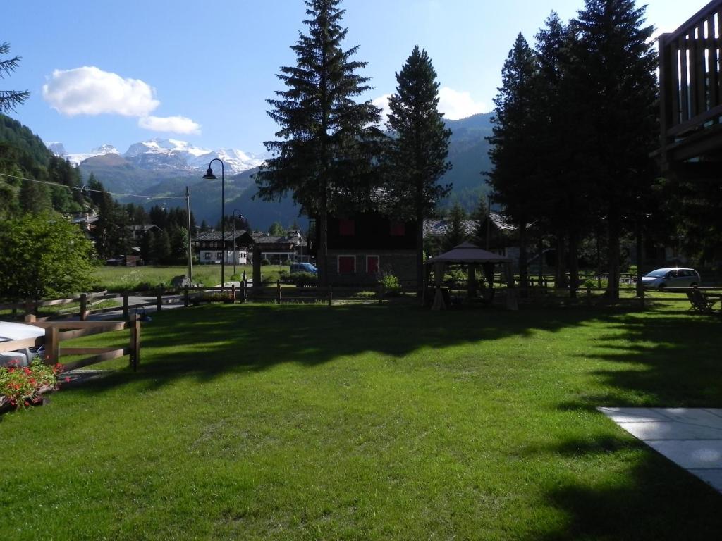 Villa Americana Chambres D'Hotes Champoluc Exterior foto