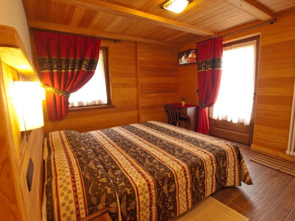 Villa Americana Chambres D'Hotes Champoluc Zimmer foto
